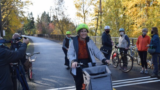 Mayor Lynne Robinson riding on Eastrail