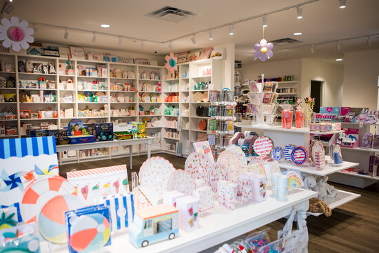 Party balloons, supplies and gifts are offered at OODAZU.