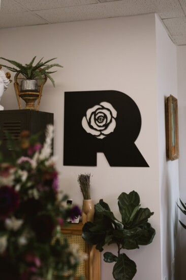 Rebel & Rose logo.