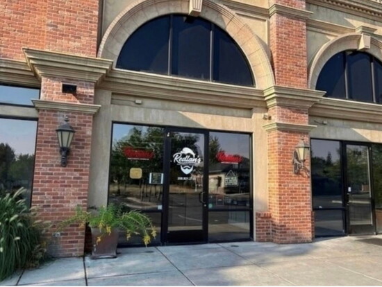 Redlan's Gentlemen's Grooming Exterior in Eagle PC: Redlan's