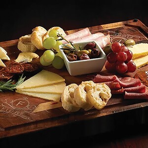 lifestyle%20-%20resized%20fiore_charcuterie%20board-300?v=1