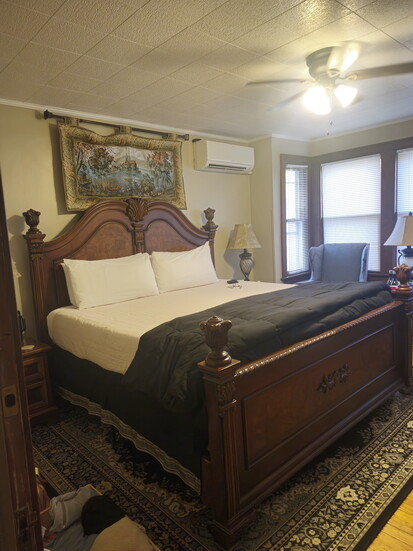 Duck Flower Room at Vine Cottage Inn. Photo Credit: Trevor Joppich