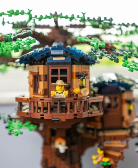 The LEGO Treehouse has three cabins in all.