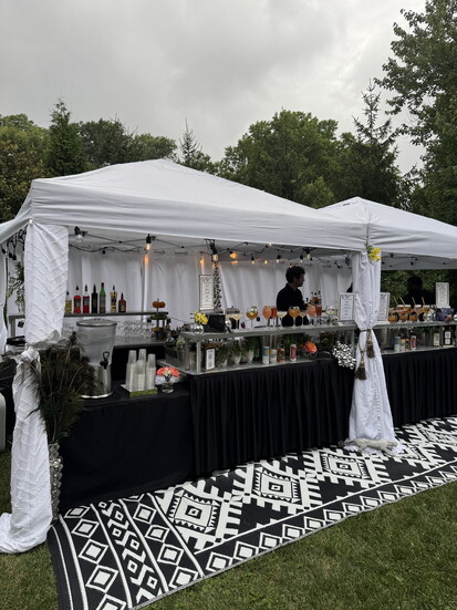 One of the unlimited bar setups Bars On Wheels provides to customize events.