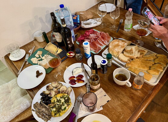 In Florence, a bountiful dinner of farmers market finds.
