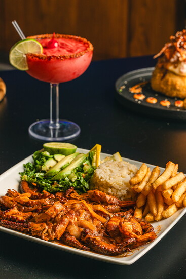 Pulpo Culichi & Strawberry Margarita