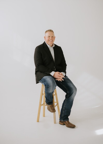 Ethan Cozzens, Agent