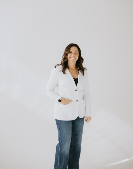 Brigitte Gentry, Agent