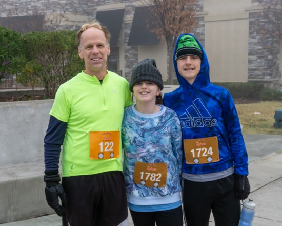 Hendersonville Mayor Jamie Clary and his children Amelia and Zachary are ready to run the 2023 Indian Lake Loop.