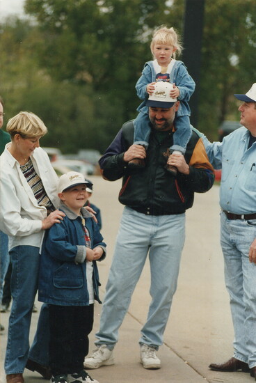 1995 Jeep Jamboree. Ilene, Kent, Russ, Amber & longtime employee, Darrel Roeder