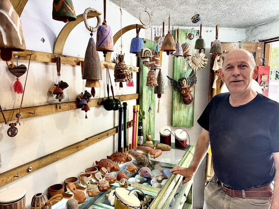 Héctor Barra, proprietor of Arte Musical