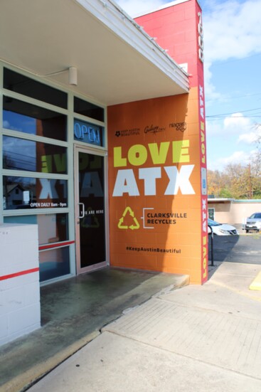 Love ATX Mural on Galaxy Cafe. Image by Julie Royce.