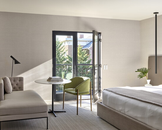 Guest room at Hotel AKA Alexandria. Photo Courtesy of Hotel AKA Alexandria. 