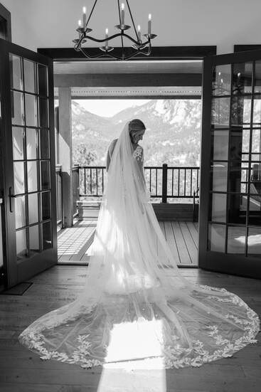 Black Canyon Inn, Diandra Davis 