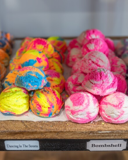 Colorful scented bath bombs make for a classic bathing experience.