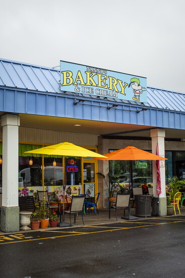 Nannos Bakery and Ice Cream Place
