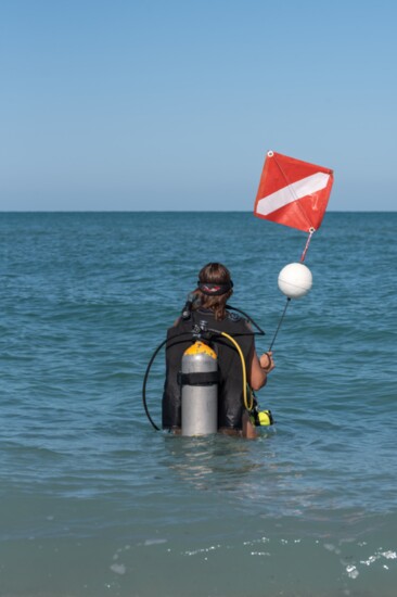 Divers must stay within 100 feet of their Diver Down flags.