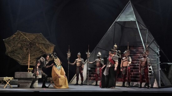  A wide view of The Atlanta Opera’s recent production of Julius Caesar. 