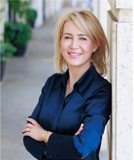 Dr. Ilona Fotek