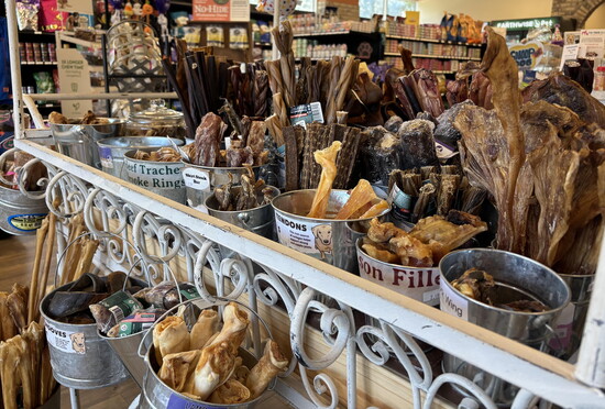 Earthwise Pet Jonesville Supply & Grooming: Dog Chews & Treats