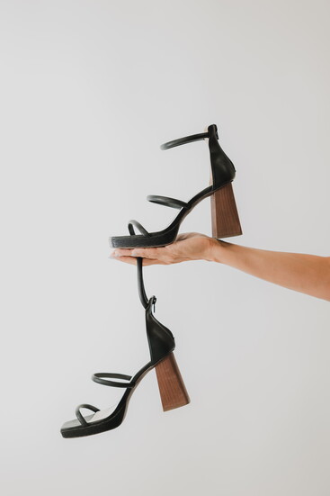 Oasis Society Aisa platform heels (Kloth)
