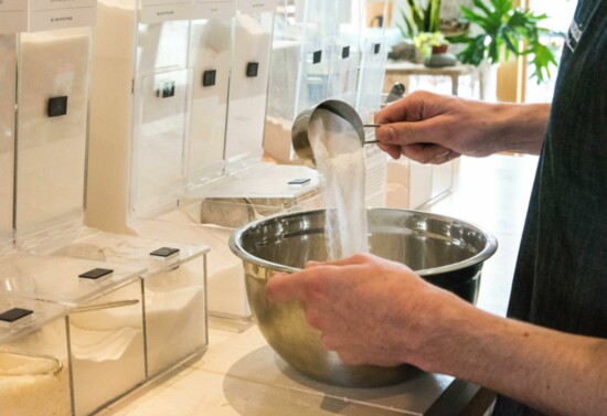 At EcoMountain, you can make your own 100% clean laundry detergent!