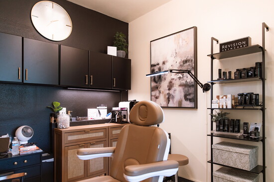 AE Aesthetics NW patient room