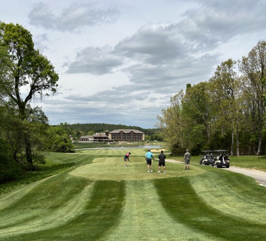 The signature 18th hole at Old Kinderhook gives golfers a great view of the lodge.