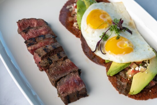 Steak & Huevos Rancheros