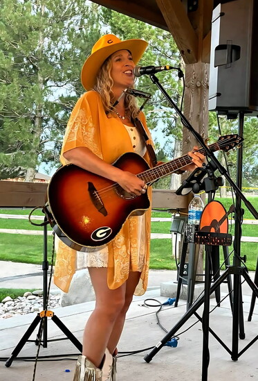 Erica Sunshine Lee performing at Highland Meadows Grill.