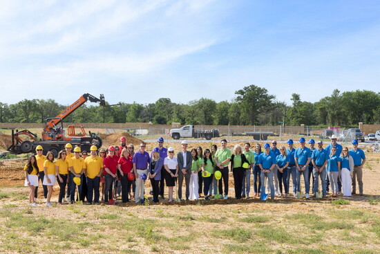 The team of Carillon Parc builders and representatives from St. Jude Children’s Research Hospital®.