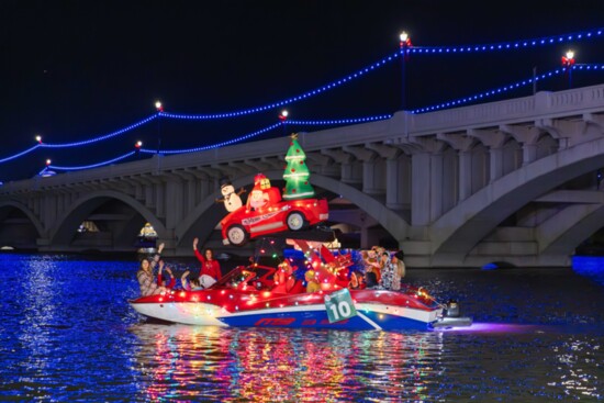 Fantasy of Lights Boat Parade. Courtesy Tempe Tourism