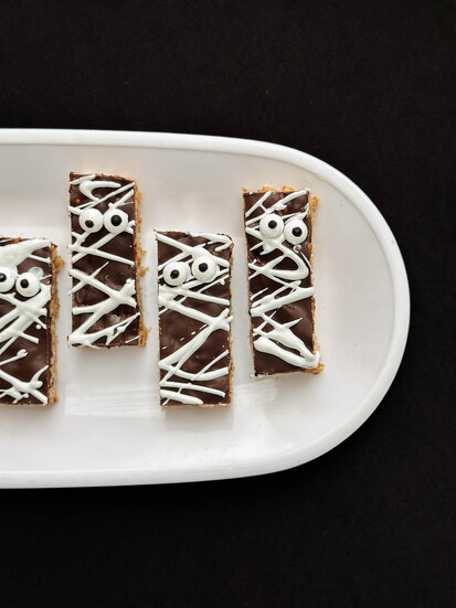 Peanut Butter Chocolate Rice Krispie Treat Mummies