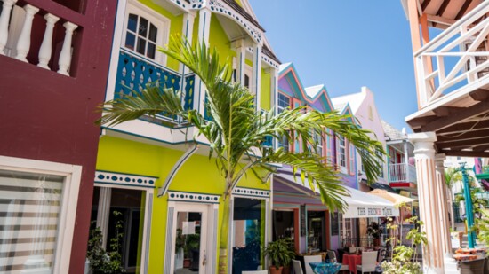 The beautiful downtown of Saint Maarten, full of color and life!