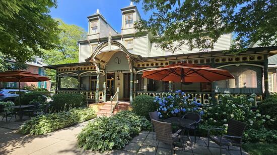 The exterior of the Vandiver Inn. Photo courtesy of the Vandiver Inn