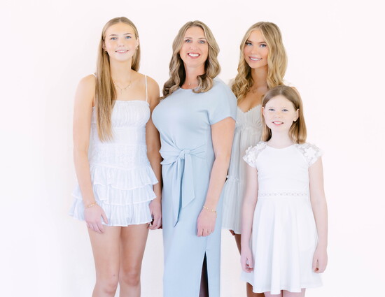 Paige Carey with daughters (L-R), Leah, Taryn, and Meredith.