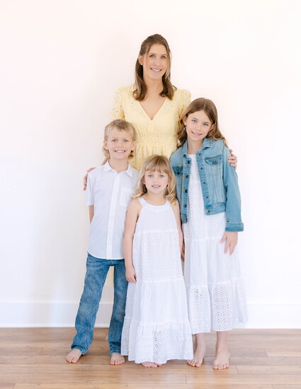 Kari Schaneman with her children (L-R) Tanner, Lacey, and Elly.