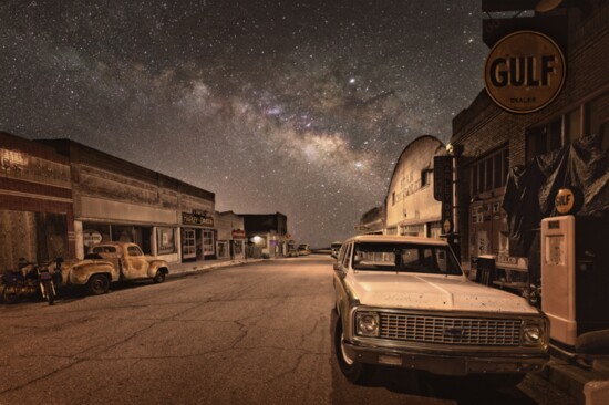 With Bisbee street streetlights dimmed for a few nights in the Spring, the Milky Way is revealed..