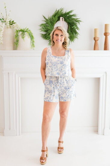 Ashley Owings modeling this year's fashion trends for women. Photo Credit: Jennifer Sawyer Hathaway 