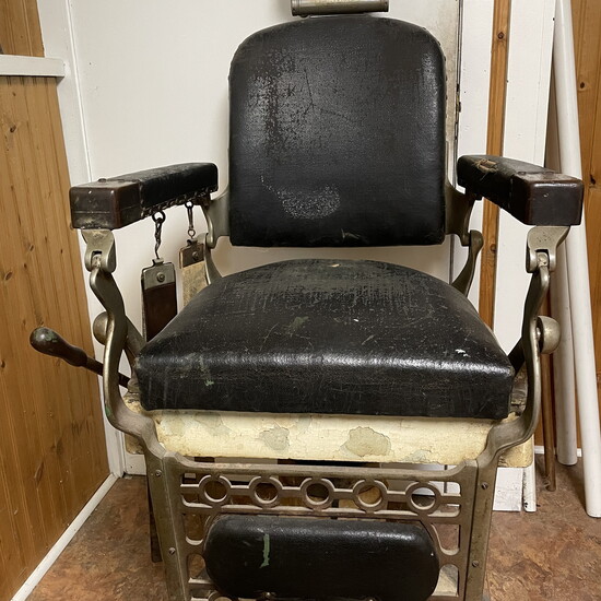 Barber chair from the 1930s