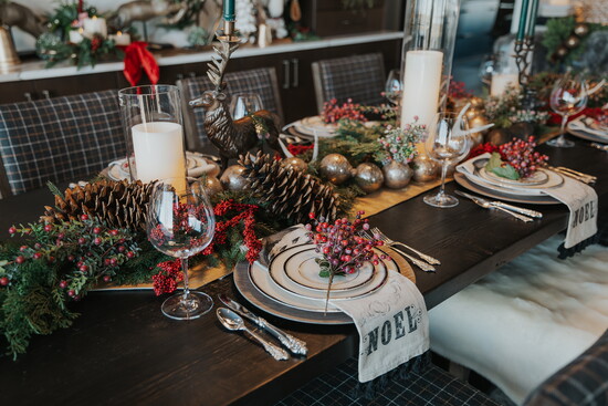 Timeless and traditional - a table setting that invites warmth and cheer. 