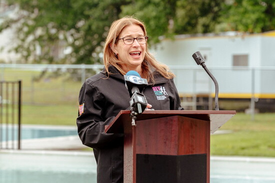 Pennsylvania First Lady Lori Shapiro was a guest speaker at the recent PlayaRaya ribbon-cutting. Photo by Colleen Stepanian Photography