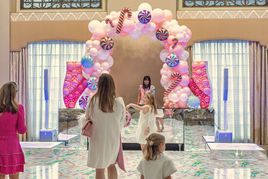 Balloon backdrop prop at The Adolphus