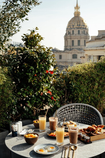Breakfast with a view at Le Cinq Codet