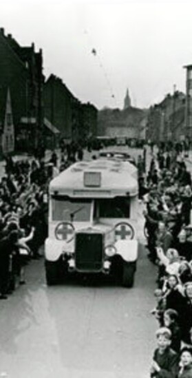 Red Cross busses returned Metz to freedom