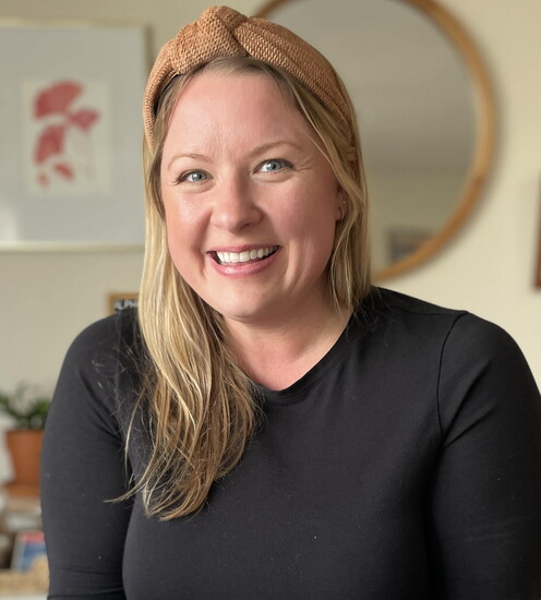 Amber Dawn Schultheis is the talent behind The Host Notes, simple recipes for joyful gathering. 