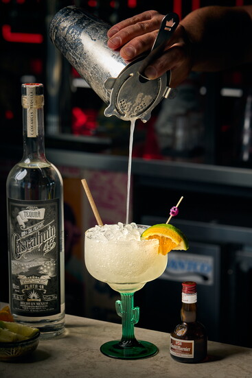 Every pour tells a story—and the Luna's margarita is no different. With just three simple ingredients, you've got one amazing marg.