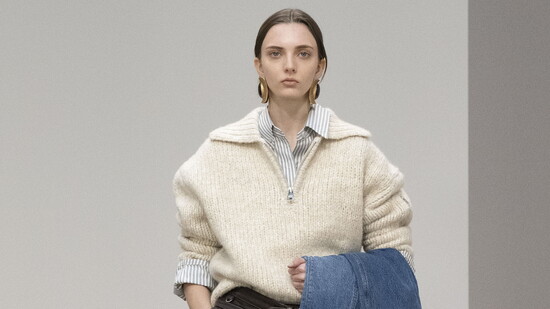 Chunky knits, leather skirts.