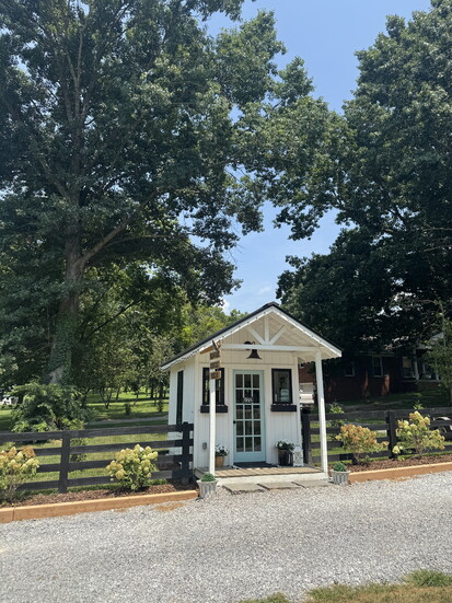 The Little Farmhouse On Henpeck