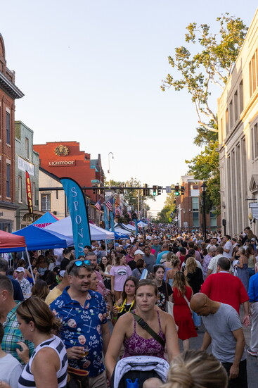 Patrons enjoying TASTE Leesburg.